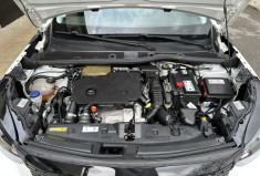 Peugeot 2008 ALLURE 1.5 HDI 130 EAT8 / Carplay / Cockpit 3D / Camera / FULL Entretien  