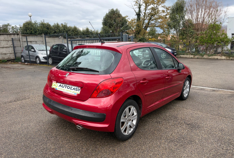 Peugeot 207 1.6 HDI / 110 CH / DISTRIBUTION ET EMBRAYAGE  FAIT / 
