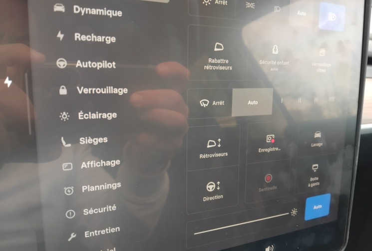 Tesla Model Y STANDARD RWD - Première Main 