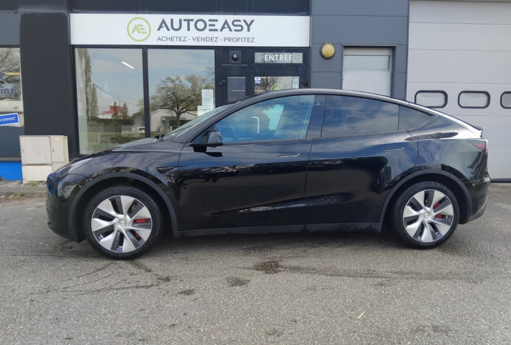 Tesla Model Y STANDARD RWD 