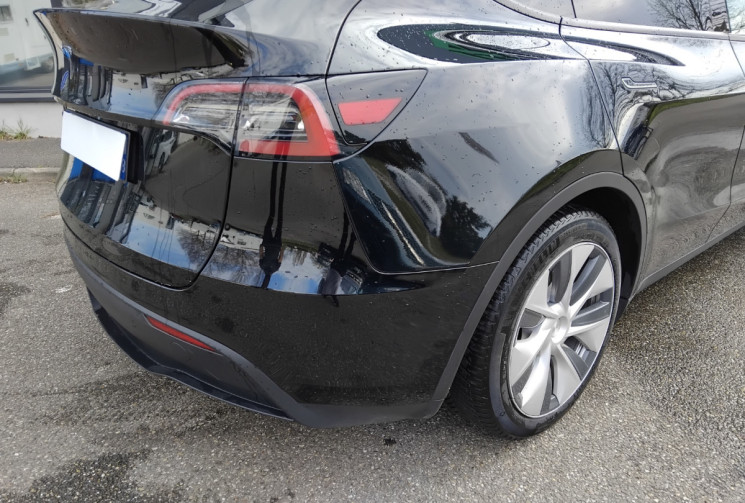Tesla Model Y STANDARD RWD 