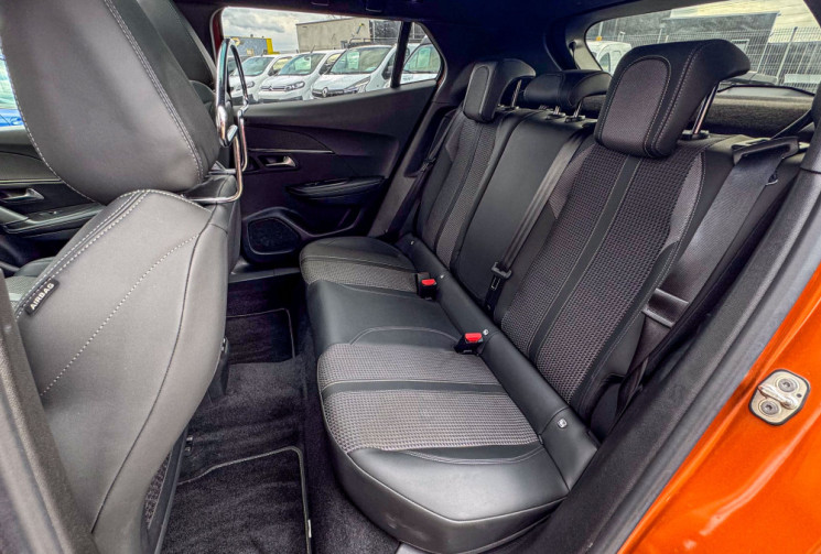 Peugeot 2008 1.5 BlueHDi 102 cv GT-Line Focal Toit ouvrant LED Angle Mort 