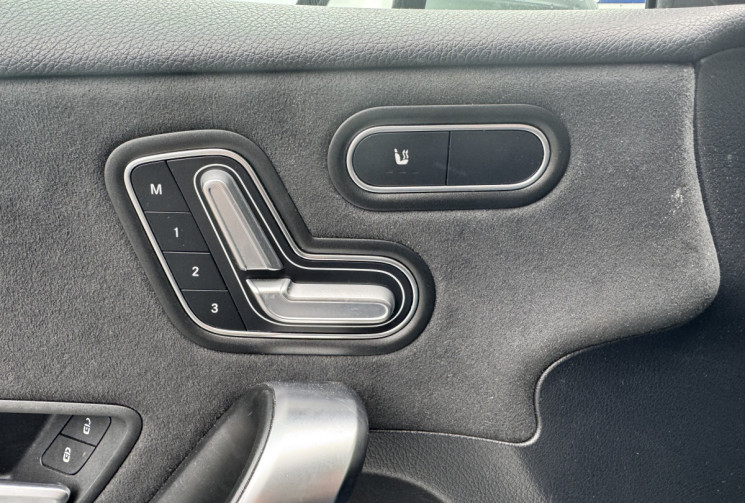 Mercedes Classe A 200 d 150 AMG Line 8G DCT 8 - Toit Pano - Suivi complet