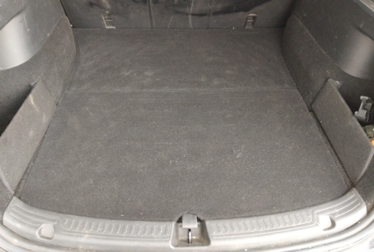 Tesla Model Y STANDARD RWD 