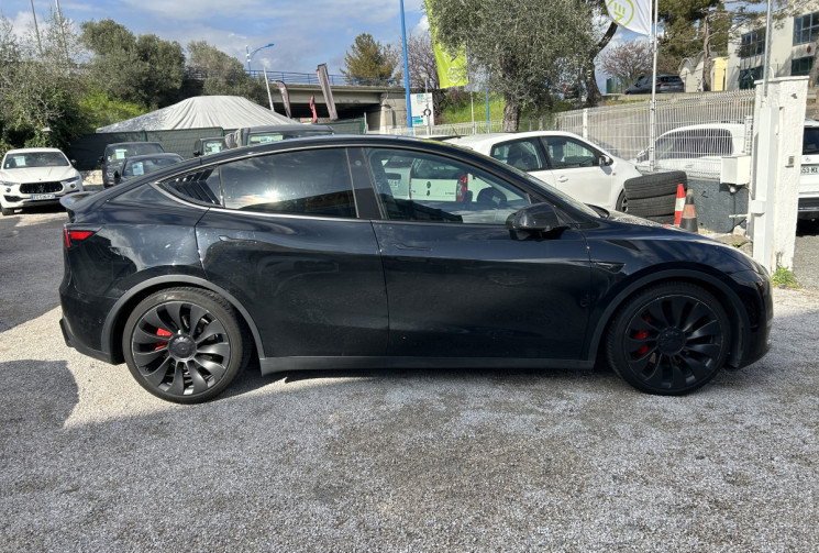 Tesla Model Y 534 Ch PERFORMANCE AWD 75 KWH * FSD (CONDUITE ENTIEREMENT AUTONOME) *