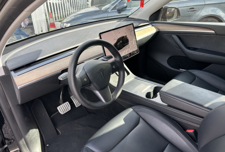 Tesla Model Y 534 Ch PERFORMANCE AWD 75 KWH * FSD (CONDUITE ENTIEREMENT AUTONOME) *