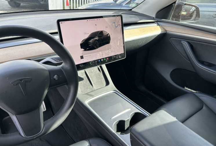 Tesla Model Y 534 Ch PERFORMANCE AWD 75 KWH * FSD (CONDUITE ENTIEREMENT AUTONOME) *