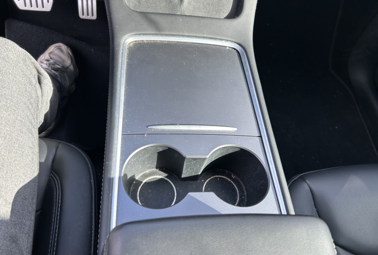 Tesla Model Y 534 Ch PERFORMANCE AWD 75 KWH * FSD (CONDUITE ENTIEREMENT AUTONOME) *