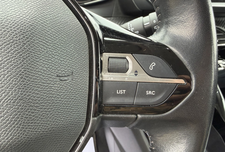 Peugeot 2008 1.2 ALLURE 100 BVM6 / CAMERA DE RECUL / CARPLAY 