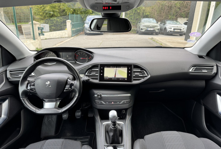 Peugeot 308 1.2 THP 130 ALLURE * GPS * CARPLAY * CAMERA * LED * DISTRI OK 12/2025