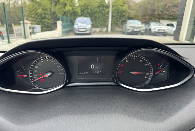 Peugeot 308 1.2 THP 130 ALLURE * GPS * CARPLAY * CAMERA * LED * DISTRI OK 12/2025