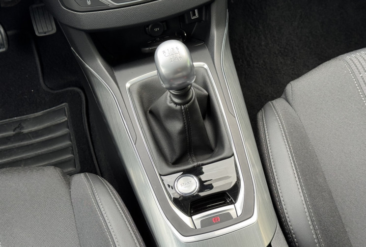 Peugeot 308 1.2 THP 130 ALLURE * GPS * CARPLAY * CAMERA * LED * DISTRI OK 12/2025