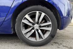 Peugeot 308 1.2 THP 130 ALLURE * GPS * CARPLAY * CAMERA * LED * DISTRI OK 12/2025