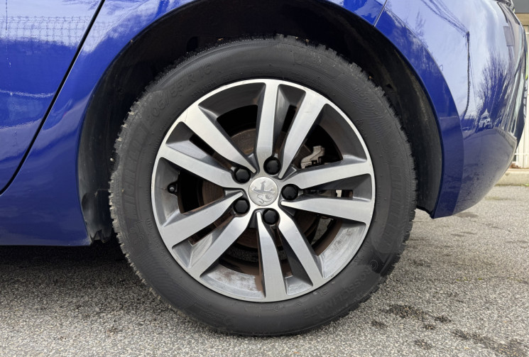 Peugeot 308 1.2 THP 130 ALLURE * GPS * CARPLAY * CAMERA * LED * DISTRI OK 12/2025