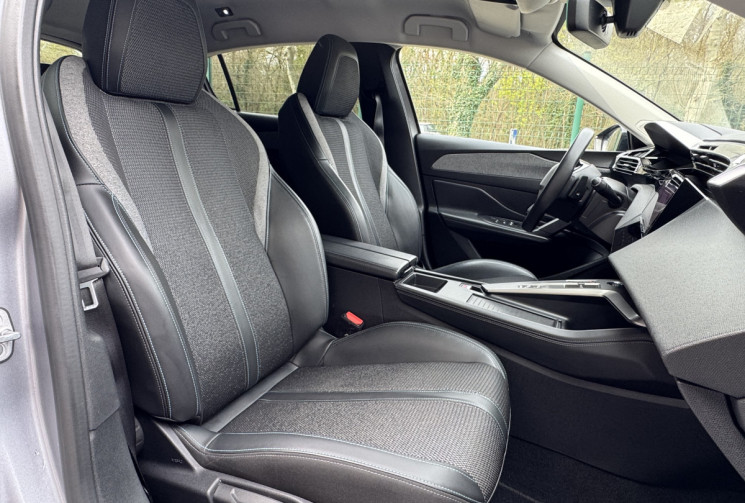 Peugeot 308 ALLURE Pack 1.5 HDI 130 EAT8 / Camera / Carplay / Lumière ambiance / FULL Entretien  