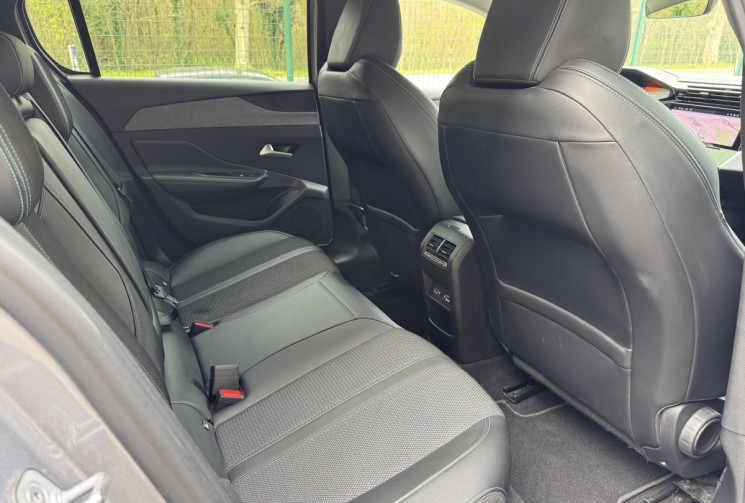 Peugeot 308 ALLURE Pack 1.5 HDI 130 EAT8 / Camera / Carplay / Lumière ambiance / FULL Entretien  