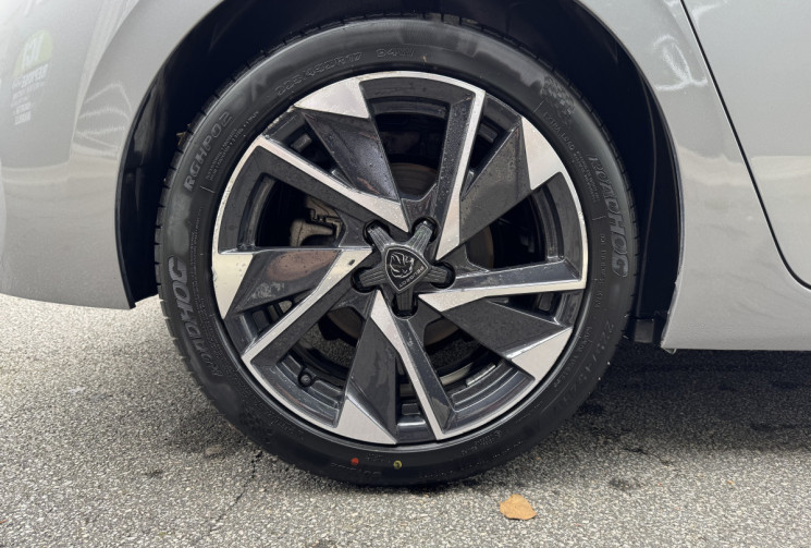 Peugeot 308 ALLURE Pack 1.5 HDI 130 EAT8 / Camera / Carplay / Lumière ambiance / FULL Entretien  