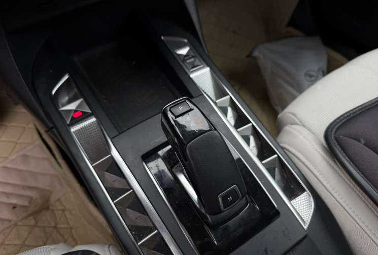 DS DS 3 PURETECH 130 CONNECTED CHIC - DISTRIBUTION NEUVE