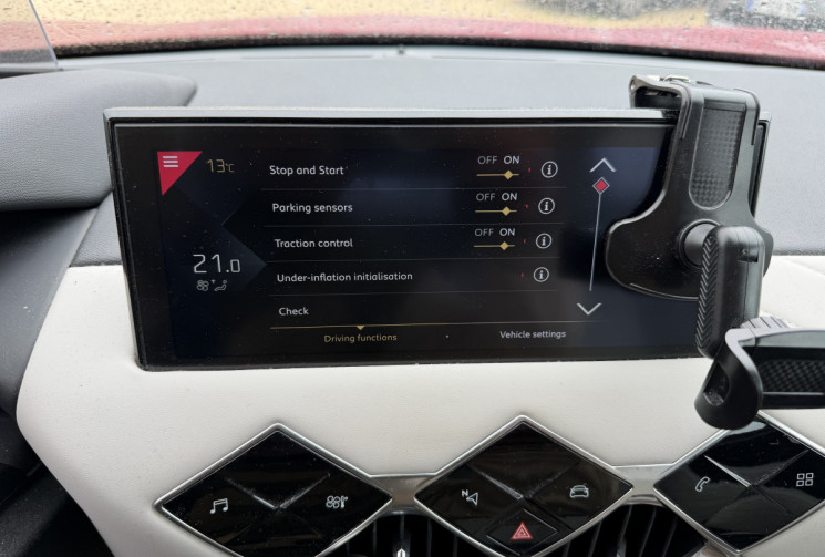 DS DS 3 PURETECH 130 CONNECTED CHIC - DISTRIBUTION NEUVE