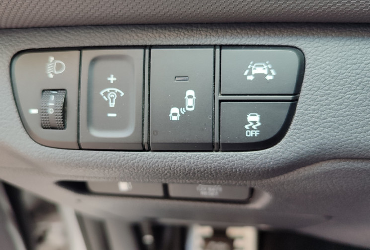 Hyundai Ioniq 1.6 GDi 141 hybrid DCT6 105 cv Executive