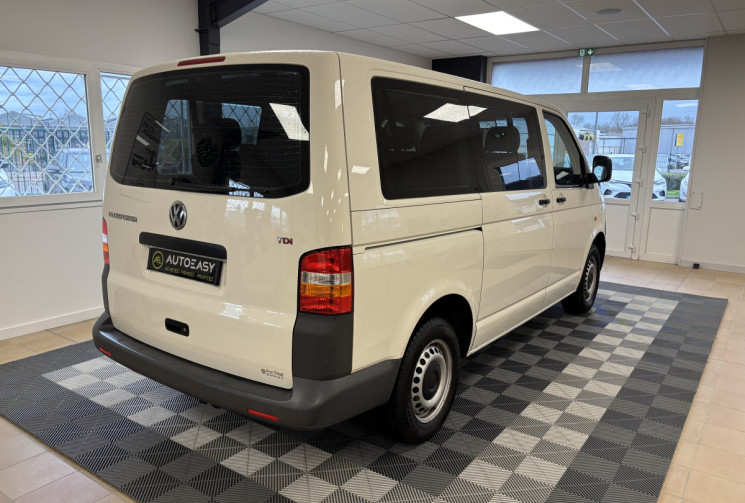 Volkswagen Transporter COMBI T5 2.5 TDI 130 / 9 PLACES