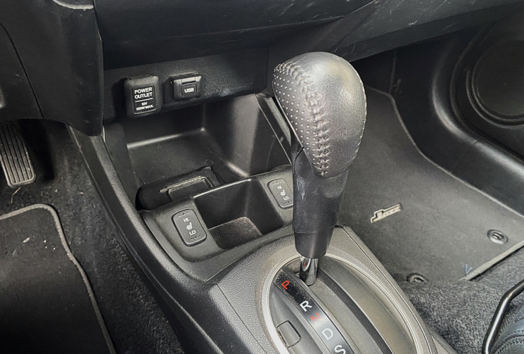 Honda Jazz 1.3 i-VTEC 88 CH HYBRID LUXURY 47000 KMS