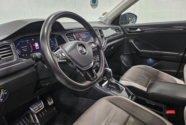 Volkswagen T-Roc 2.0 TDI DSG7 150 cv, Carat Exclusive / Toit Panoramique / CarPlay 