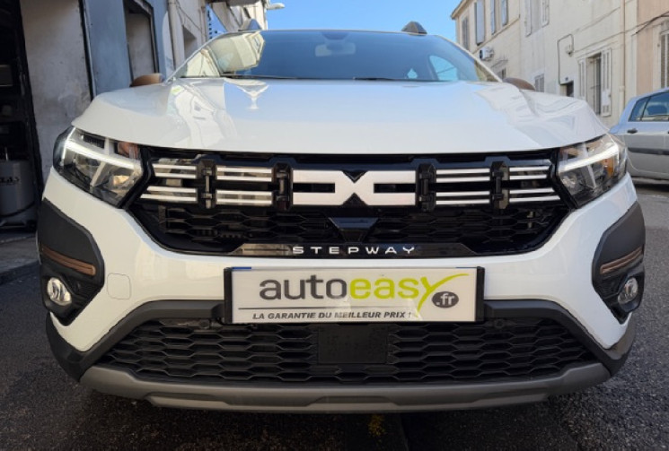 Dacia Sandero DACIA SANDERO TCE 110 STEPWAY EXTREME + / 1er MAIN / ETAT NEUF / CARPLAY / CAMERA /
