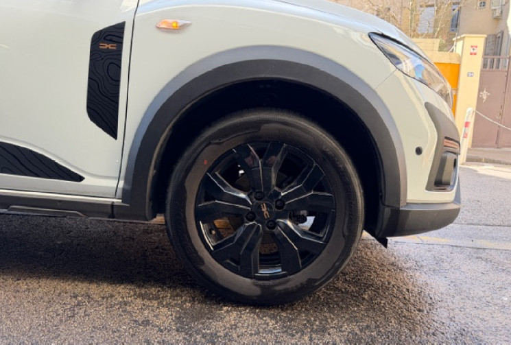 Dacia Sandero DACIA SANDERO TCE 110 STEPWAY EXTREME + / 1er MAIN / ETAT NEUF / CARPLAY / CAMERA /