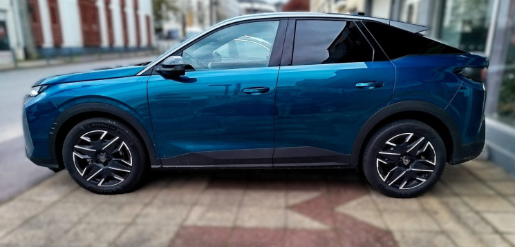 Peugeot 3008 III 1.2 Hybrid // ALLURE // e-DSC6 136 cv