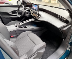 Peugeot 3008 III 1.2 Hybrid // ALLURE // e-DSC6 136 cv