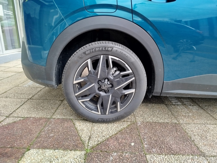 Peugeot 3008 III 1.2 Hybrid // ALLURE // e-DSC6 136 cv