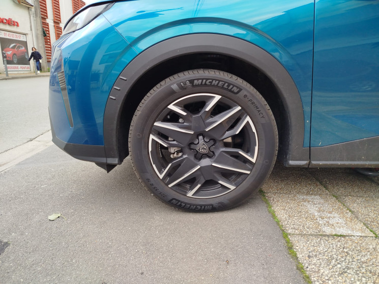 Peugeot 3008 III 1.2 Hybrid // ALLURE // e-DSC6 136 cv