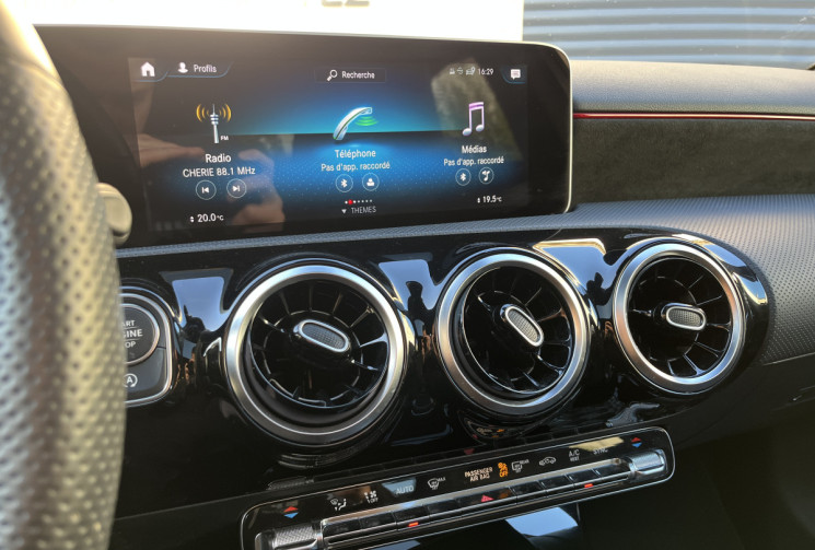 Mercedes Classe A IV (W177) 200 163ch AMG Line 7G-DCT + Toit Ouvrant / FULL ENTRETIEN MERCEDES