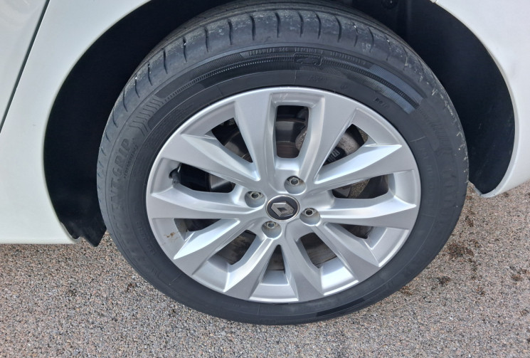 Renault CLIO V TCE 130 EDC INTENS