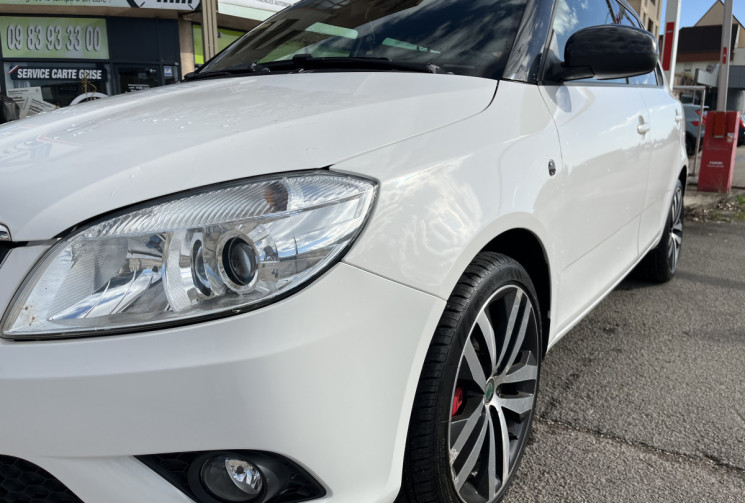 Skoda Fabia RS II Phase 2 1.4 TFSi  DSG7 180 cv Boîte auto