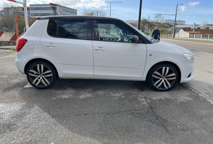 Skoda Fabia RS II Phase 2 1.4 TFSi  DSG7 180 cv Boîte auto