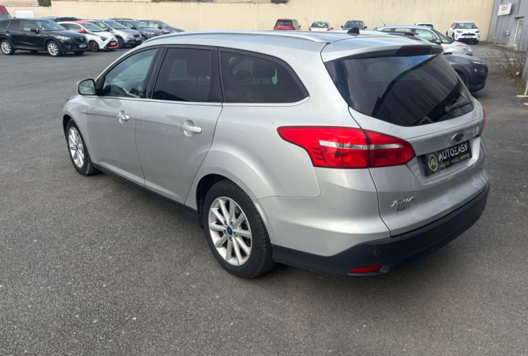 Ford Focus III 1.0 ECOBOOST 125 TITANIUM / GPS / RADAR RECUL / GARANTIE 12 MOIS