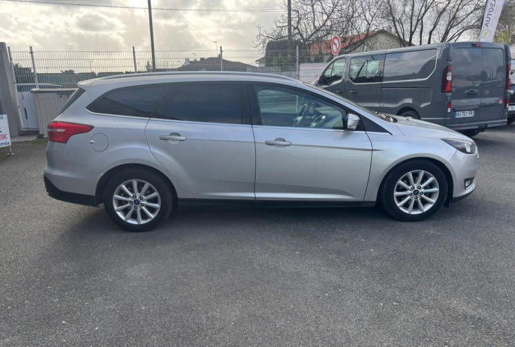 Ford Focus III 1.0 ECOBOOST 125 TITANIUM / GPS / RADAR RECUL / GARANTIE 12 MOIS