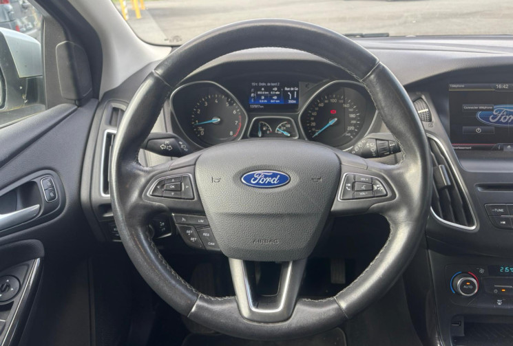 Ford Focus III 1.0 ECOBOOST 125 TITANIUM / GPS / RADAR RECUL / GARANTIE 12 MOIS