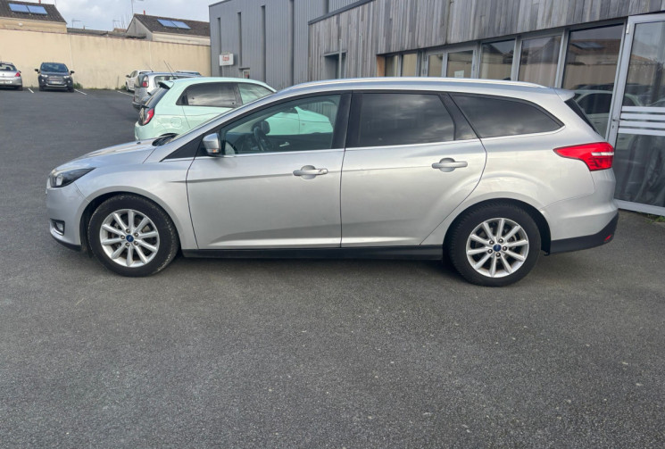 Ford Focus III 1.0 ECOBOOST 125 TITANIUM / GPS / RADAR RECUL / GARANTIE 12 MOIS