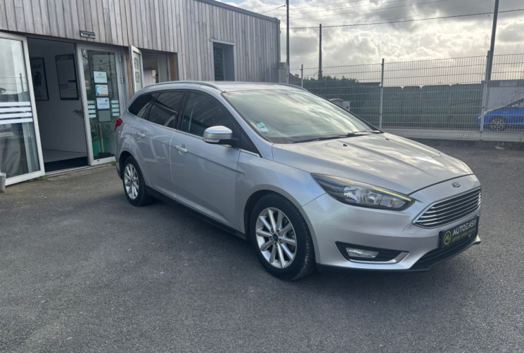 Ford Focus III 1.0 ECOBOOST 125 TITANIUM / GPS / RADAR RECUL / GARANTIE 12 MOIS
