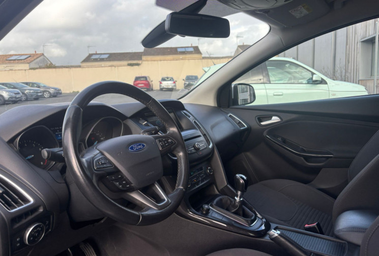Ford Focus III 1.0 ECOBOOST 125 TITANIUM / GPS / RADAR RECUL / GARANTIE 12 MOIS