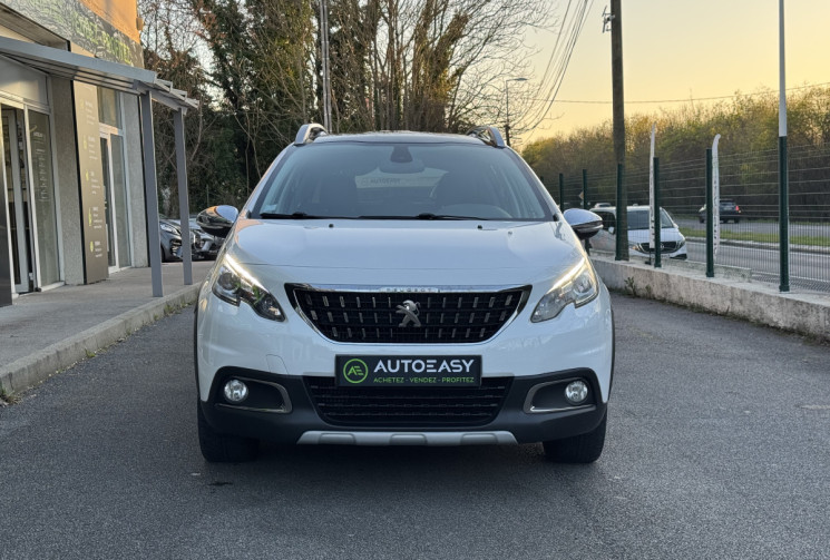 Peugeot 2008 1.2 110 CROSSWAY * TOIT PANO * ATTELAGE * FULL ENTRETIEN * DISTRI OK * GARANTIE 6 MOIS