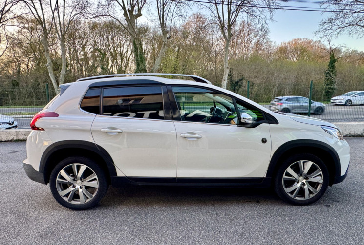 Peugeot 2008 1.2 110 CROSSWAY * TOIT PANO * ATTELAGE * FULL ENTRETIEN * DISTRI OK * GARANTIE 6 MOIS