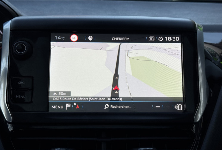 Peugeot 2008 1.2 110 CROSSWAY * TOIT PANO * ATTELAGE * FULL ENTRETIEN * DISTRI OK * GARANTIE 6 MOIS