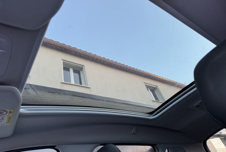 Peugeot 2008 1.2 110 CROSSWAY * TOIT PANO * ATTELAGE * FULL ENTRETIEN * DISTRI OK * GARANTIE 6 MOIS