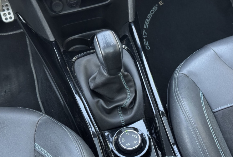 Peugeot 2008 1.2 110 CROSSWAY * TOIT PANO * ATTELAGE * FULL ENTRETIEN * DISTRI OK * GARANTIE 6 MOIS