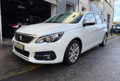 Peugeot 308 style 1.2 110 cv 2em main / CARPLAY / DISTRIBUTION NEUVE CHEZ PEUGEOT 