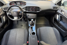 Peugeot 308 style 1.2 110 cv 2em main / CARPLAY / DISTRIBUTION NEUVE CHEZ PEUGEOT 